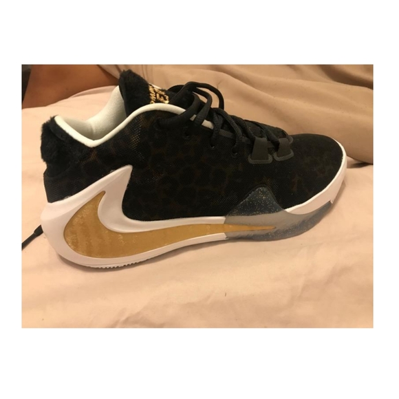 ￼

PRICE DROP

Nike Zoom Freak 1 Coming to America - Picture 3 of 7